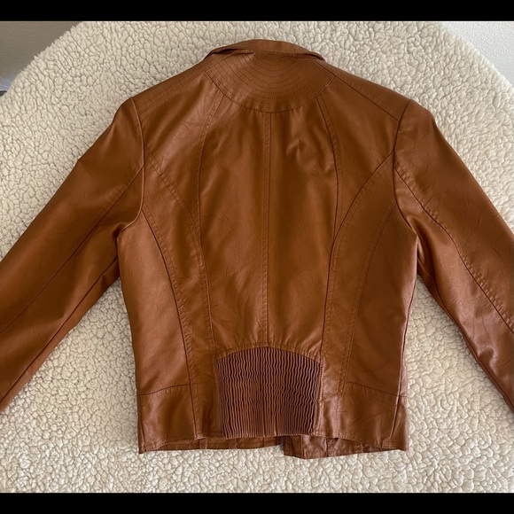 Small Xhilaration light brown non-leather material - Picture 2 of 4